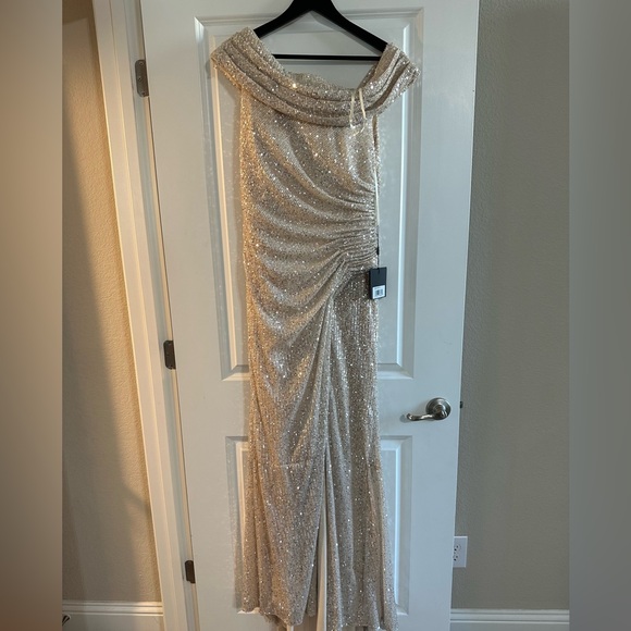 Ieena for MAC DUGGAL sequined drop shoulder gown - Picture 2 of 8